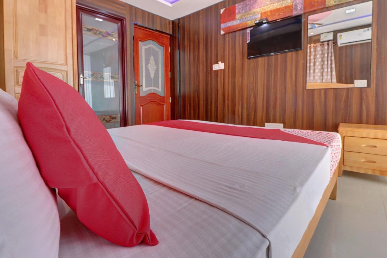 Oyo 24245 Dv Residency Hotel Bhadravati Kültér fotó