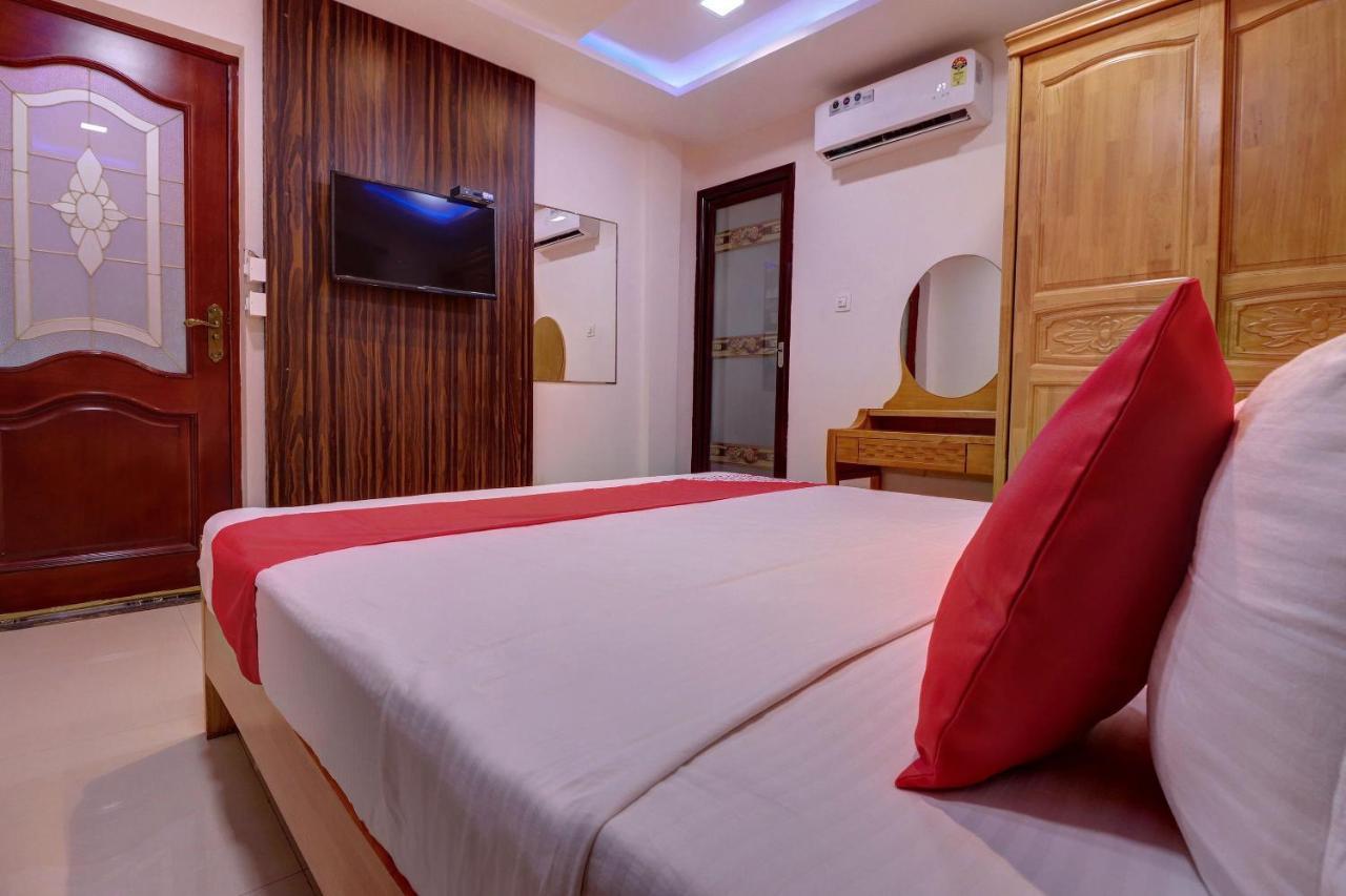 Oyo 24245 Dv Residency Hotel Bhadravati Kültér fotó