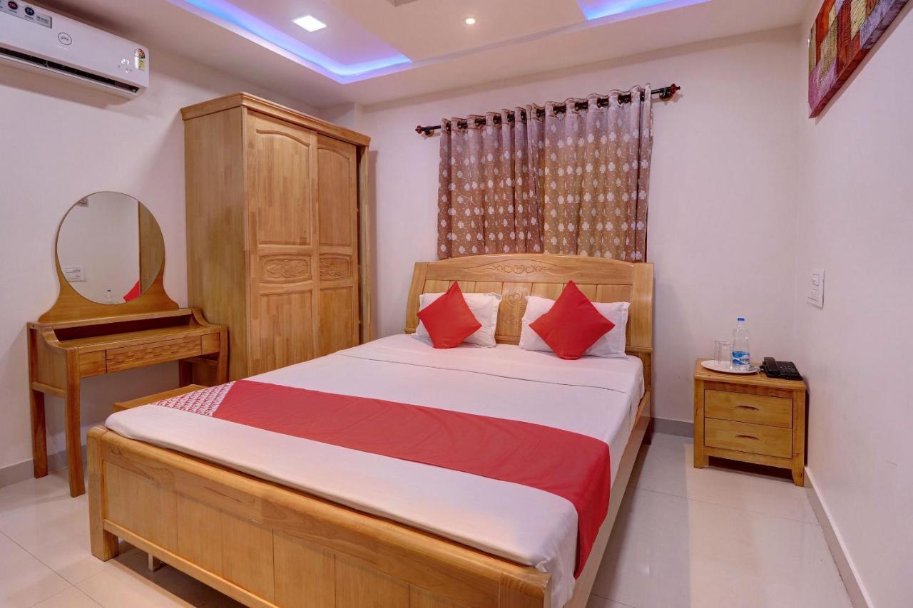 Oyo 24245 Dv Residency Hotel Bhadravati Kültér fotó