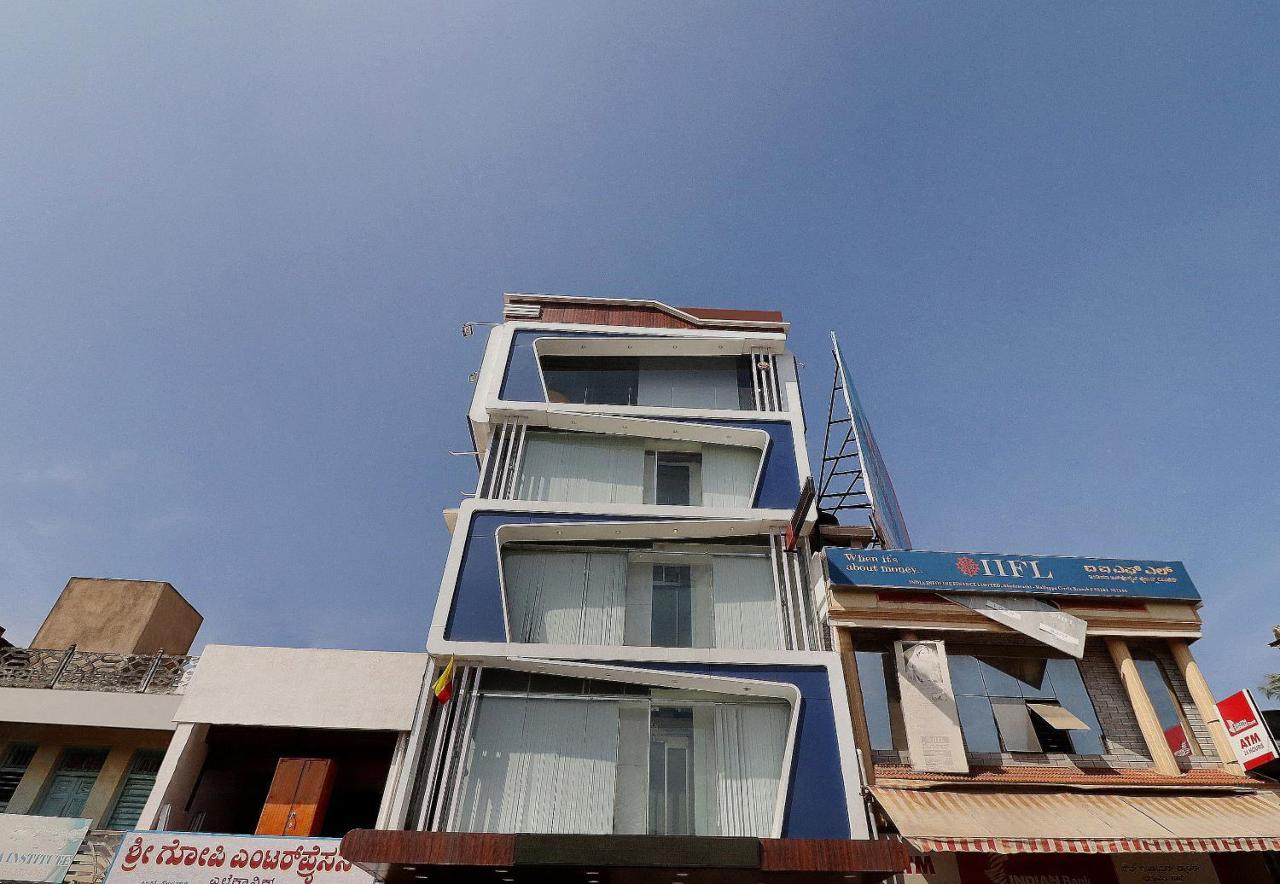 Oyo 24245 Dv Residency Hotel Bhadravati Kültér fotó